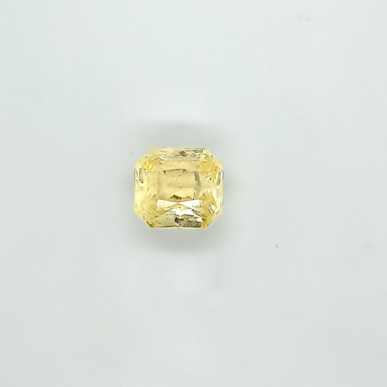 Yellow Sapphire (Pukhraj) 13.74 Ct